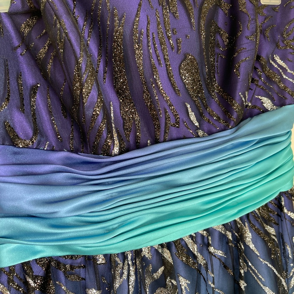 Evening gown - Picture 3 of 5